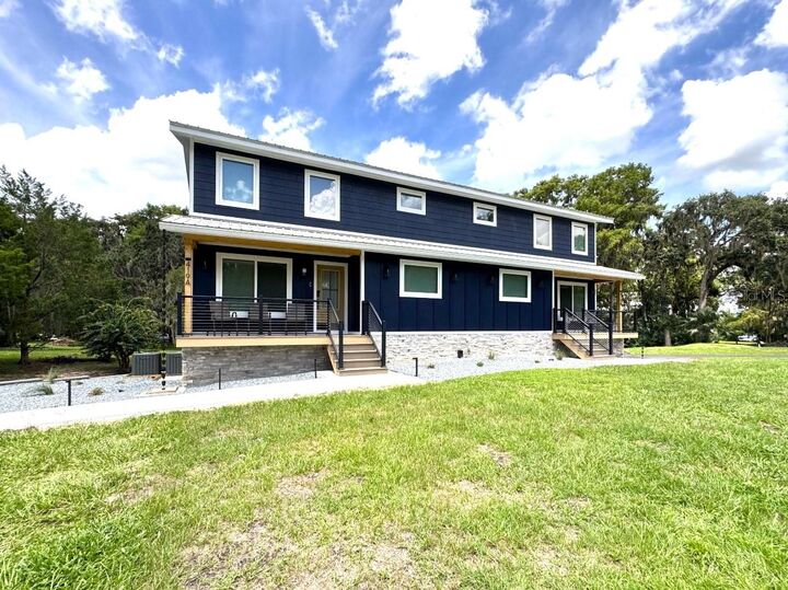 Property Photo: 419 N Apopka Avenue FL 34450