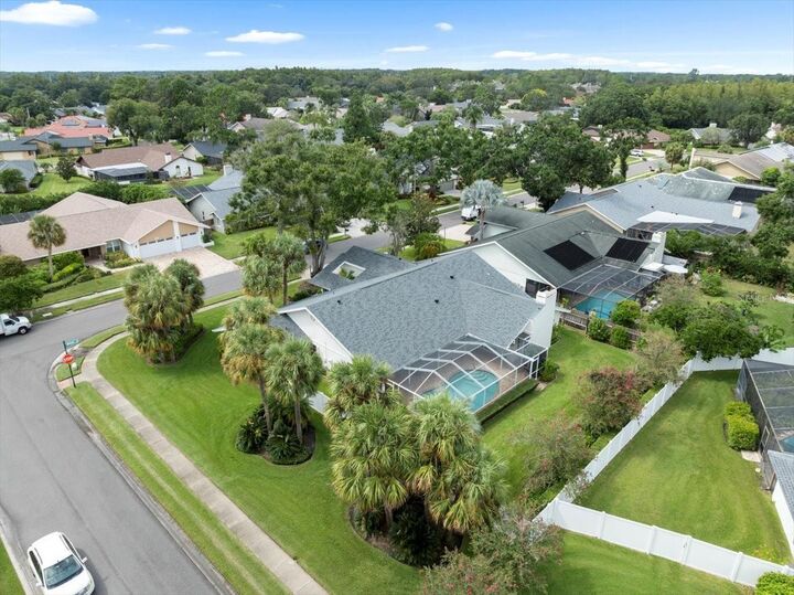 Property Photo: 13707 Walbrooke Drive FL 33624