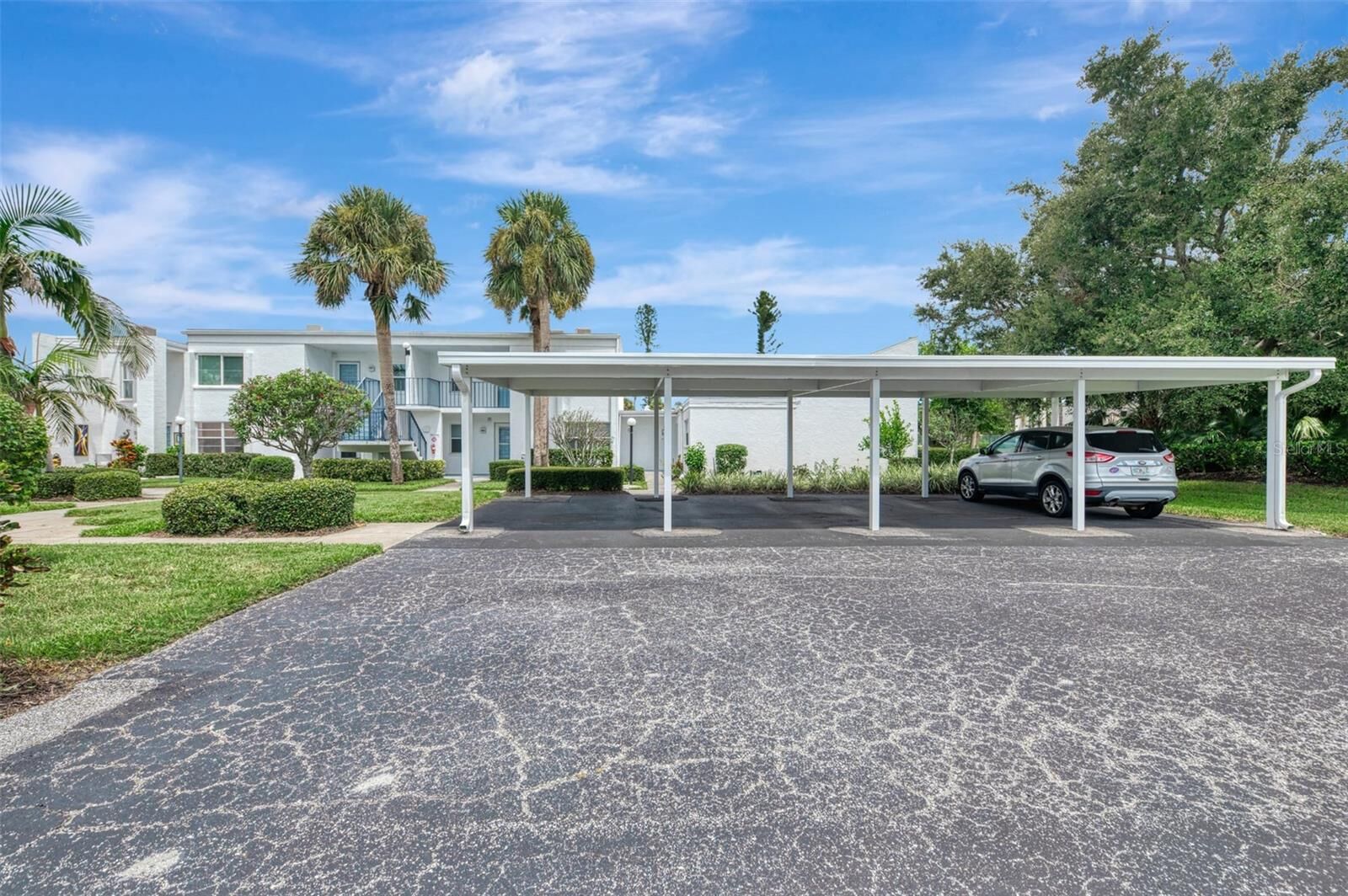 Property Photo: 725 Capri Isles Boulevard 725 FL 34292
