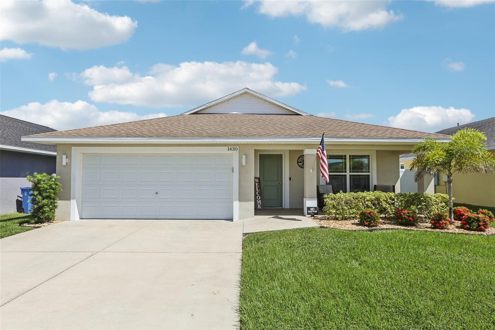 Property Photo:  1430 Blue Bayou Circle  FL 33570 