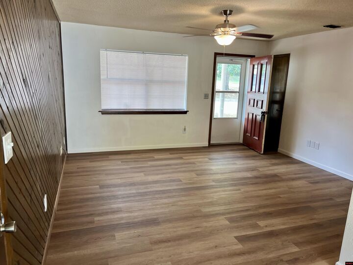 Property Photo:  1509 Gregg Road  AR 72653 