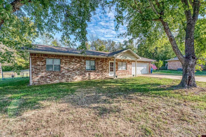 Property Photo:  1509 Gregg Road  AR 72653 