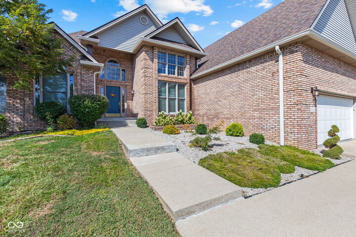 Property Photo: 6044 Chinkapin Drive IN 47201