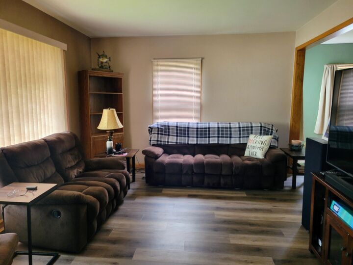 Property Photo: 812 E Walnut St WI 53032