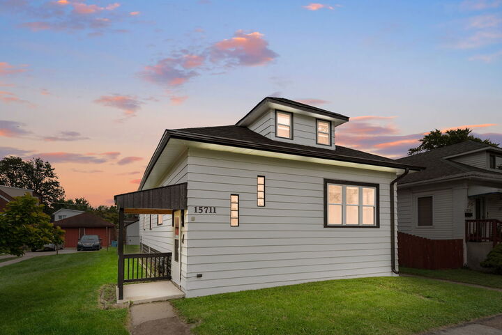 Property Photo:  15711 Lowe Avenue  IL 60426 