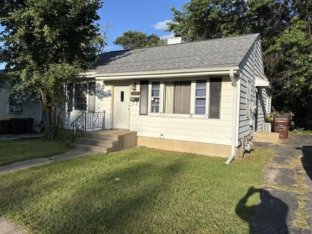 Property Photo: 1015 N Central Avenue IL 61101