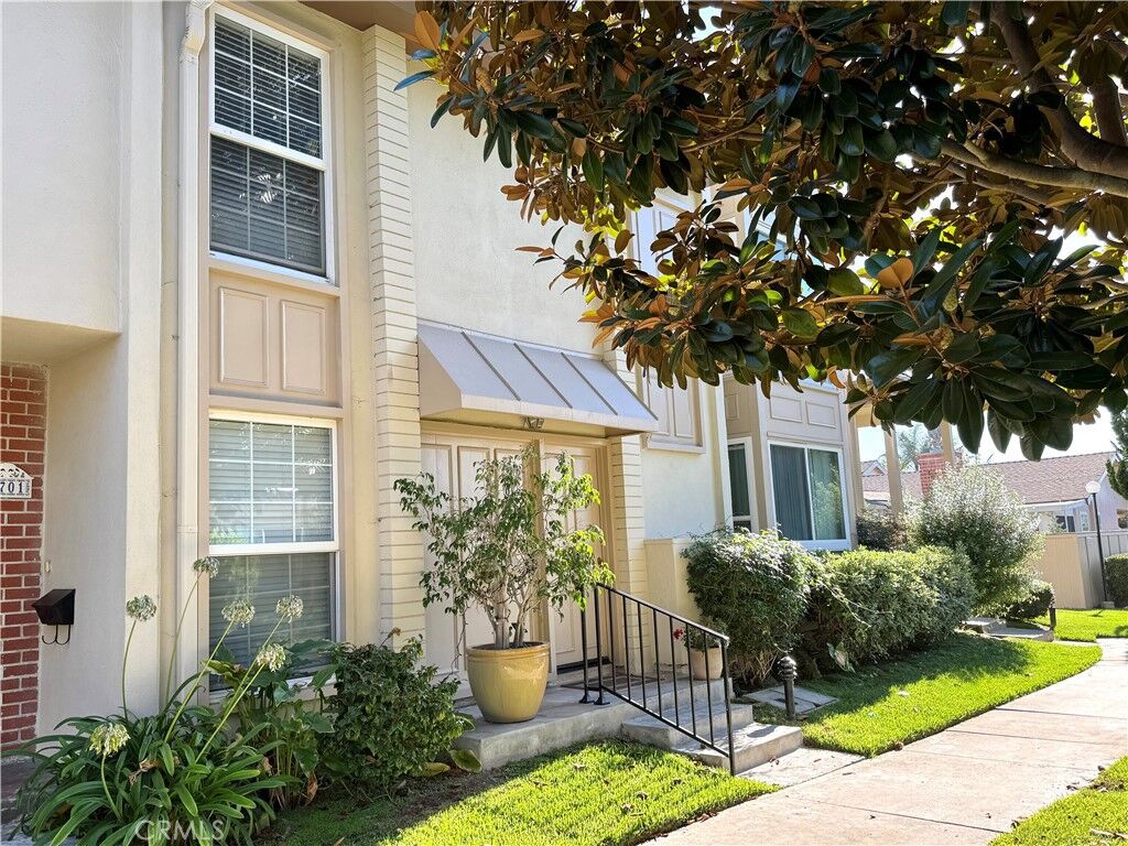 Property Photo: 9695 Brookbay Circle CA 92646