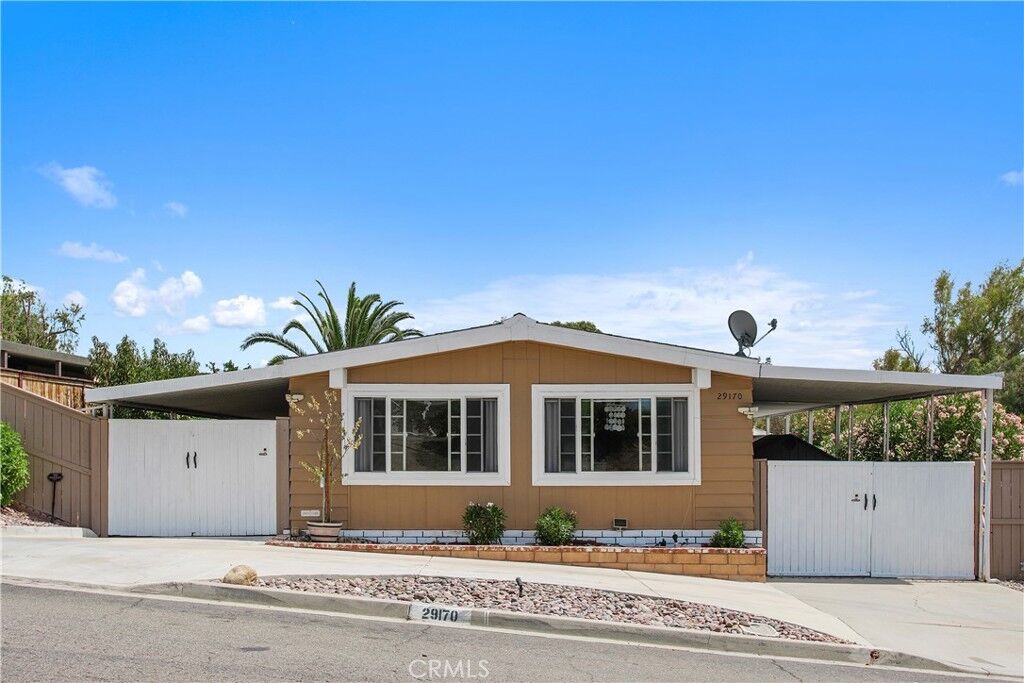Property Photo:  29170 Via Princesa  CA 92563 