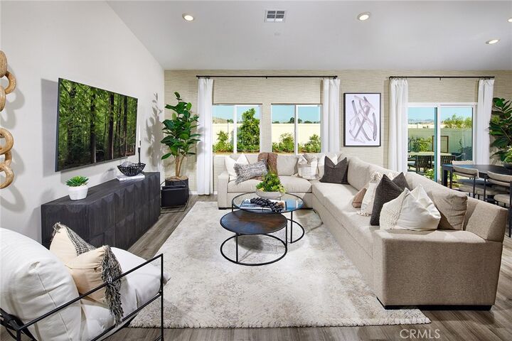 Property Photo:  2033 Giovanna Street  CA 92571