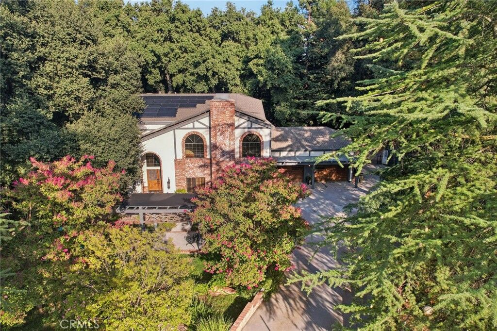 Property Photo:  13515 Oak Mountain Drive  CA 92399 