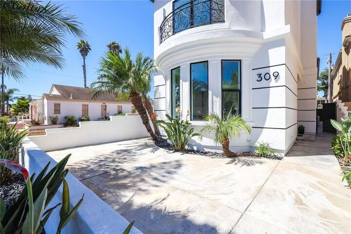 Property Photo:  309 8th Street  CA 92648 