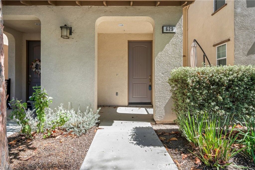 Property Photo: 629 Forest Park Boulevard CA 93036