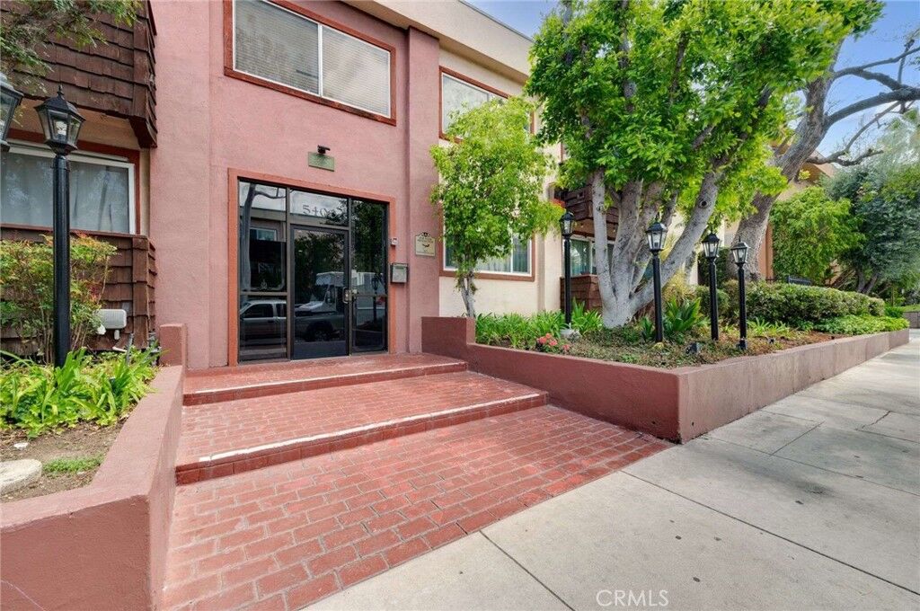 Property Photo: 5400 Newcastle Avenue 56 CA 91316