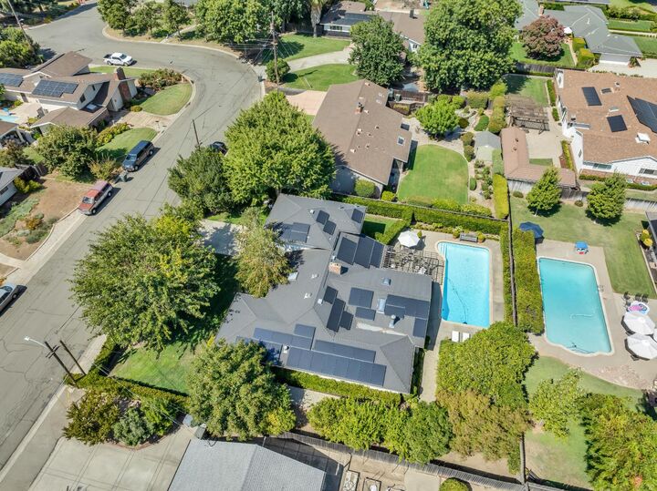 Property Photo:  564 Queensbury Way  CA 95991 