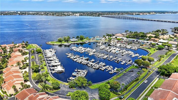 Property Photo:  5260 S Landings Drive 506  FL 33919 