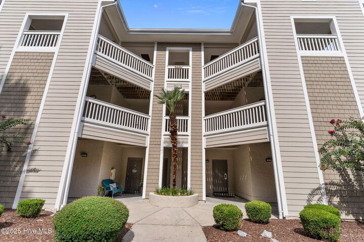 Property Photo: 213 Kings Trail 1004 NC 28468