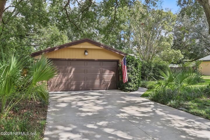 Property Photo: 6661 Alisma Lane FL 32244