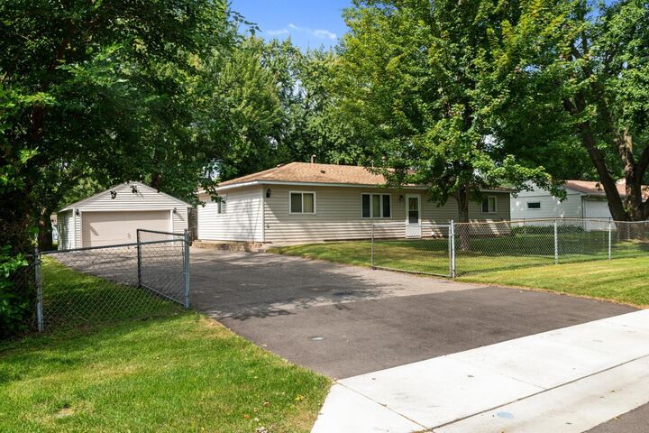 9910 Norway Street NW  Coon Rapids MN 55433 photo