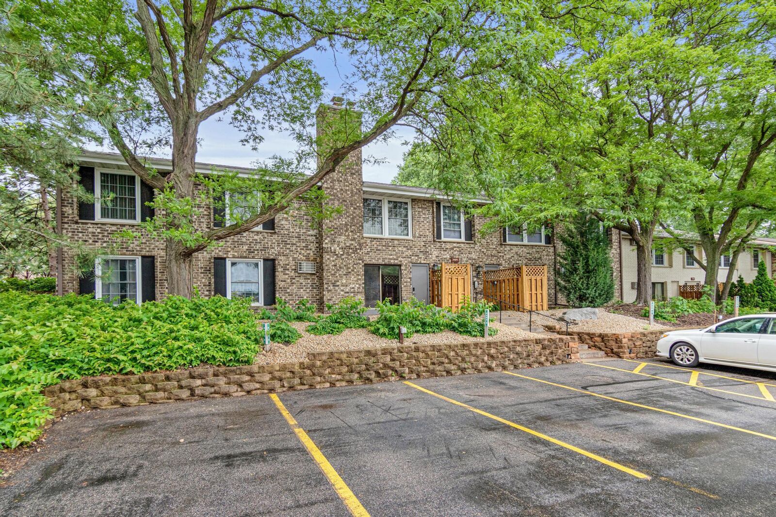 Property Photo: 4424 Cedar Lake Road S 4 MN 55416