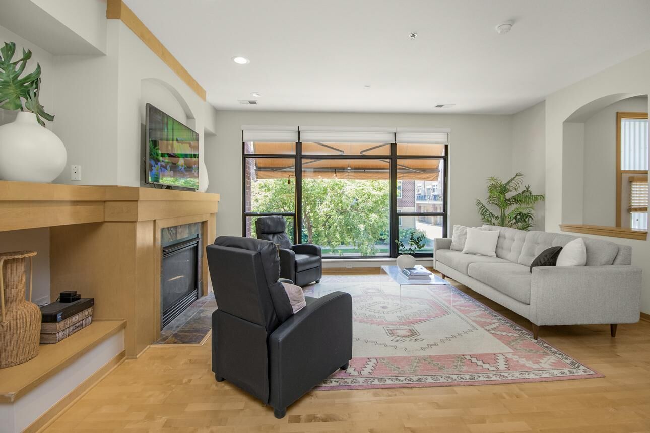 Property Photo:  190 Elm Street  MN 55102 