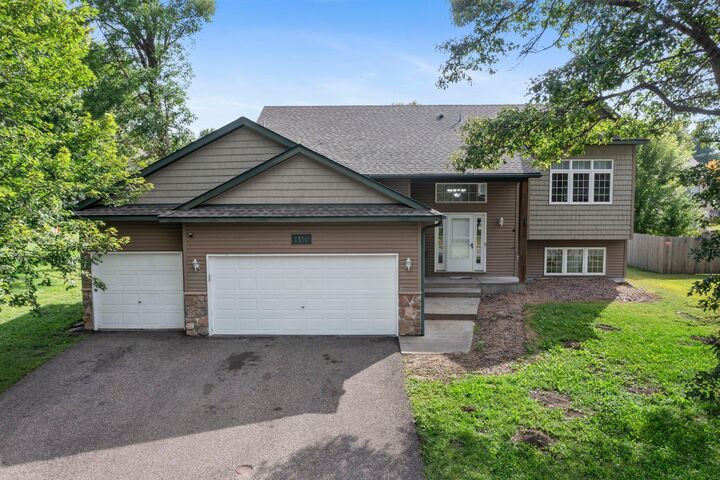 Property Photo:  1110 Madison Avenue SW  MN 55040 