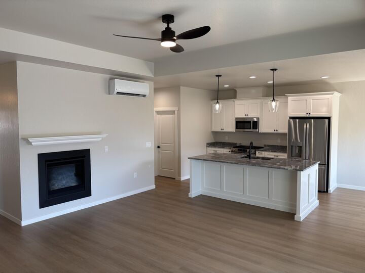 Property Photo: 3228 Garner Way OR 97504