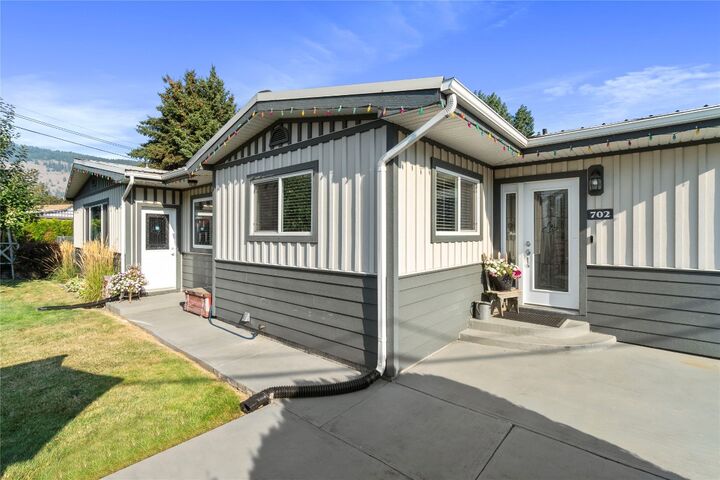 Property Photo:  702 Second Avenue  BC V0E 1M0 