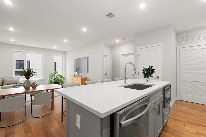 Property Photo:  267 Old Colony 611  MA 02127 
