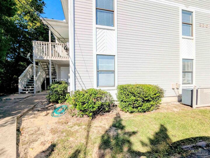 Property Photo: 3202 Redwood Ln D FL 32563