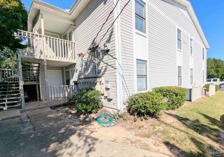 Property Photo:  3202 Redwood Ln D  FL 32563 