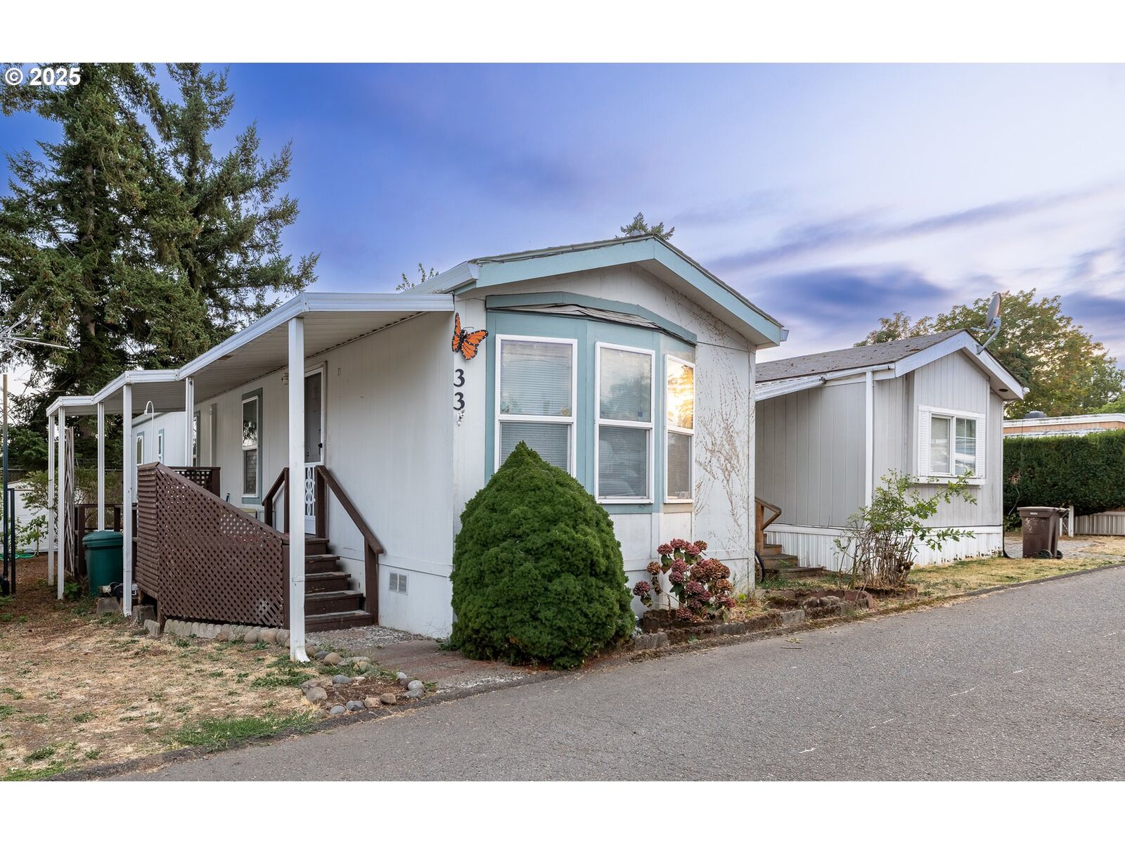 Property Photo:  7911 SE 82nd Ave 33  OR 97266 