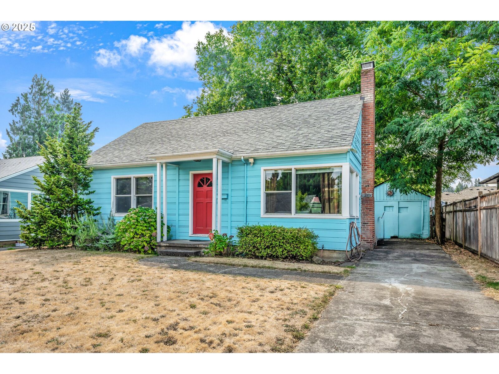 Property Photo: 2611 E 26th St WA 98661
