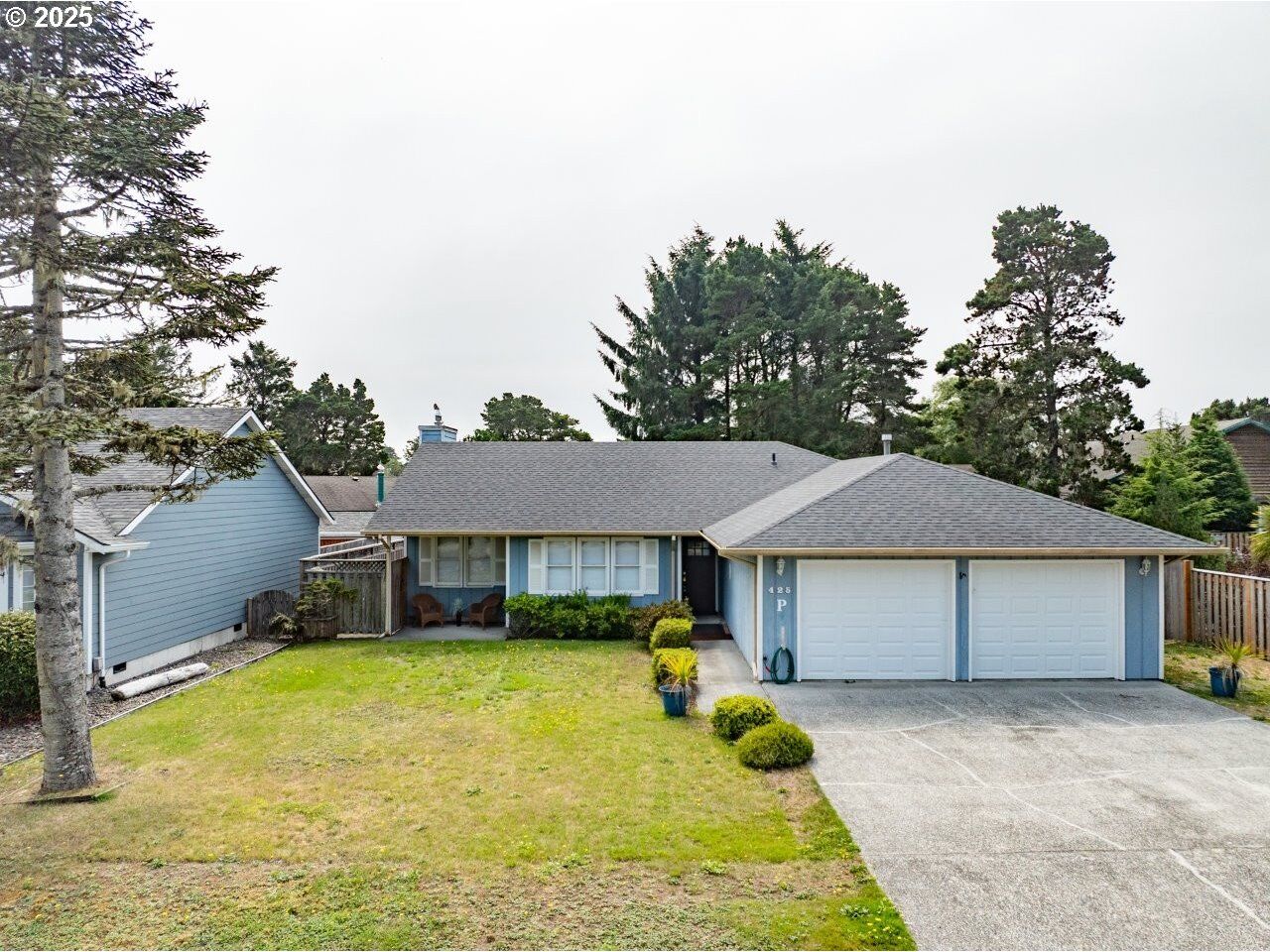 Property Photo:  425 Avenue P  OR 97138 
