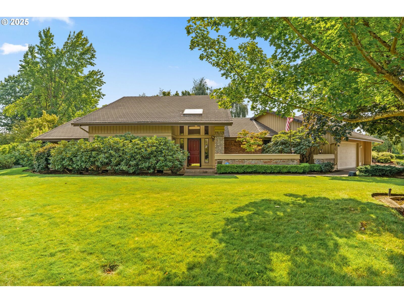 Property Photo: 1491 Victorian Way OR 97401