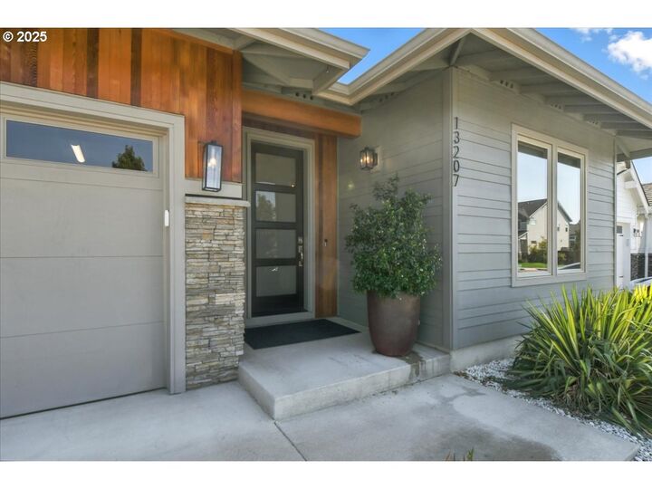 Property Photo: 13207 NE 60th Ave WA 98686