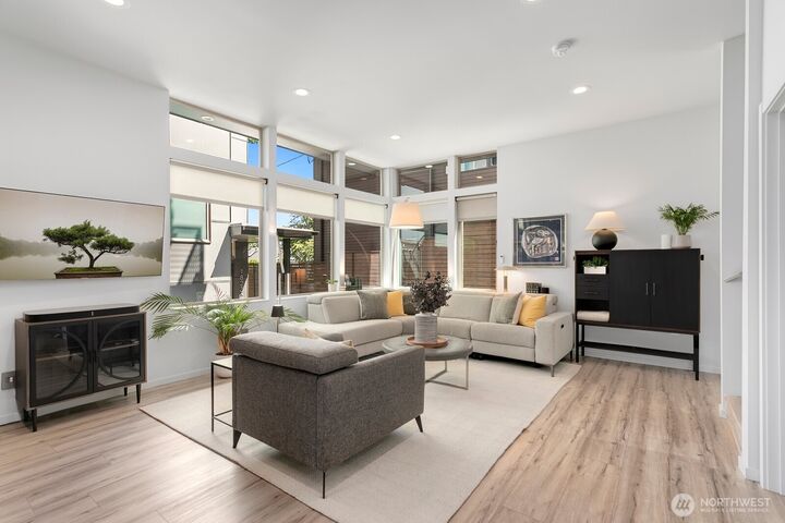 Property Photo: 1823 26th Ave B WA 98122