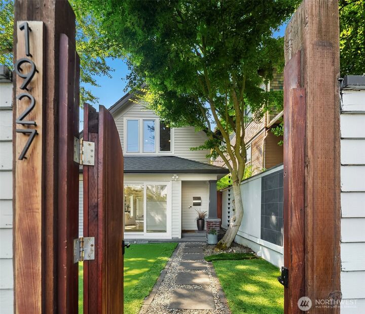 Property Photo: 1927 10th Avenue W WA 98119
