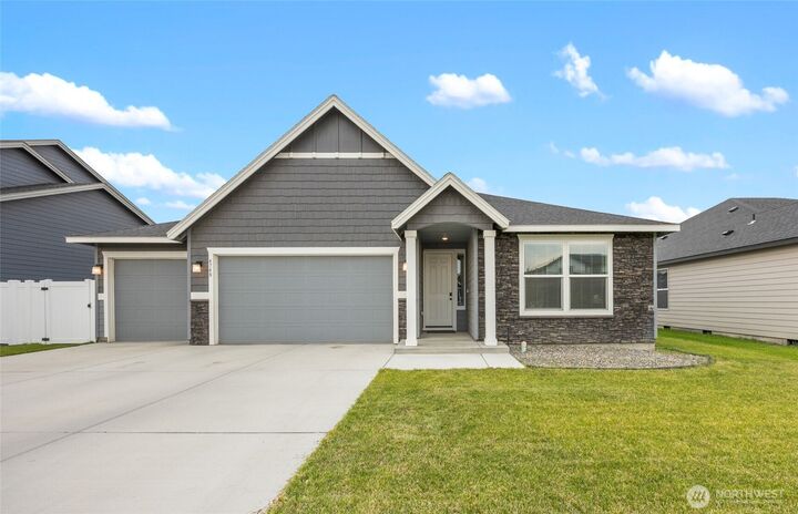 4748 W Wren  Moses Lake WA 98837 photo