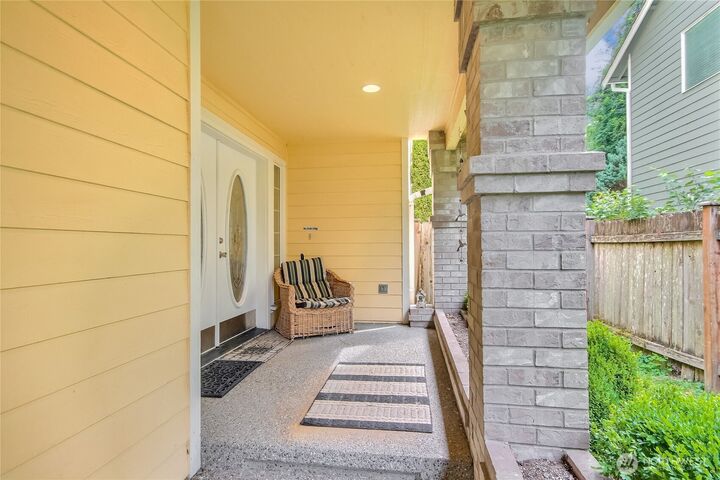 Property Photo: 20518 SE 261st Place WA 98042