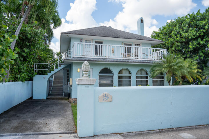 Property Photo:  264 Seminole Avenue  FL 33480 