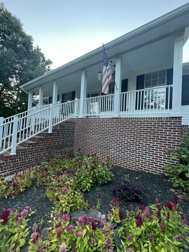 Property Photo: 5945 Frontage Road NW TN 37312