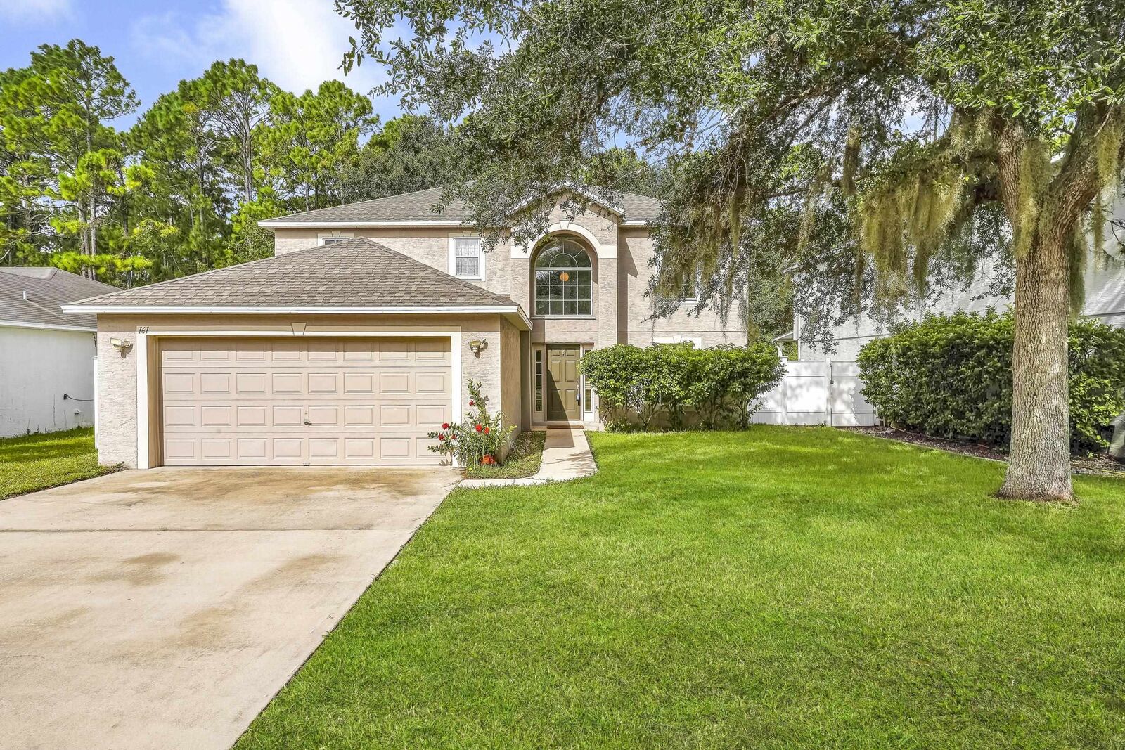 Property Photo: 161 King Arthur Ct FL 32086