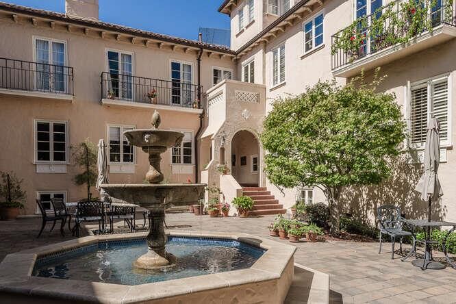 Property Photo:  26 West 4th Avenue 1  CA 94402 