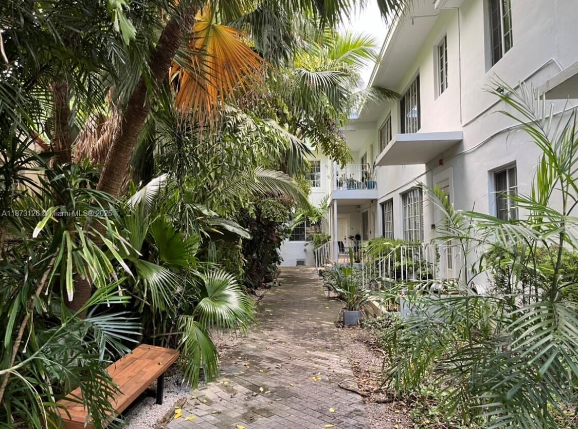 Property Photo: 840 Lenox Ave 12 FL 33139