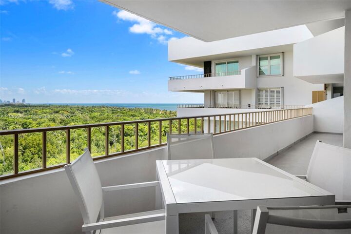 Property Photo:  155 Ocean Lane Dr 1104  FL 33149 