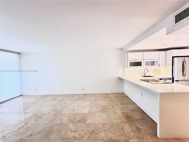 Property Photo: 3301 N Country Club Dr 410 FL 33180