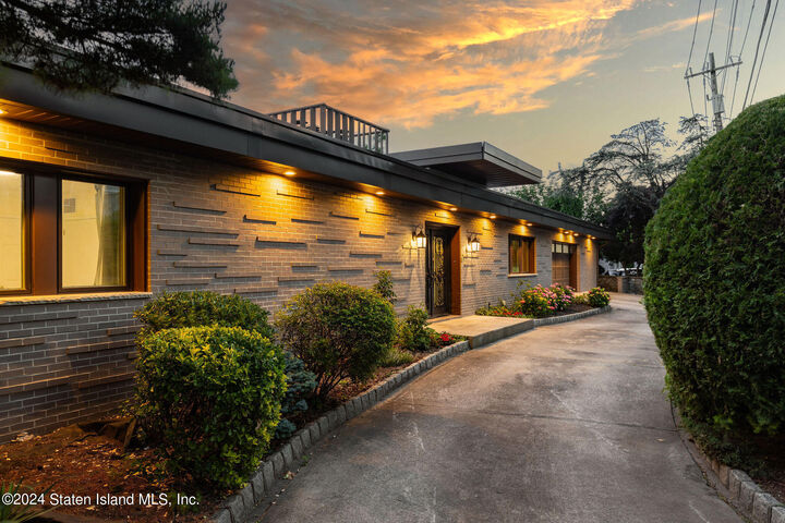 Property Photo: 90 Flagg Place NY 10304