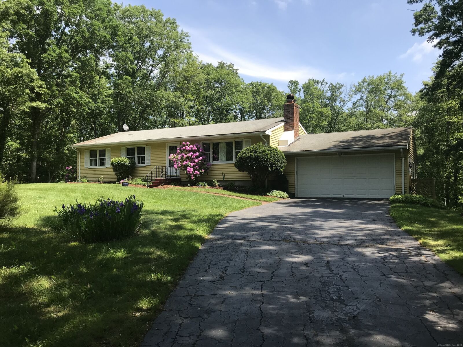 Property Photo:  475 Saw Mill Road  CT 06437 