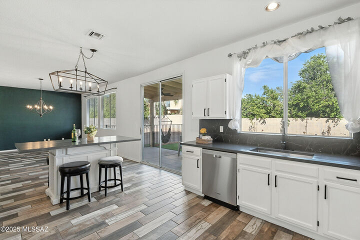 Property Photo:  11736 N Rain Rock Way  AZ 85737 