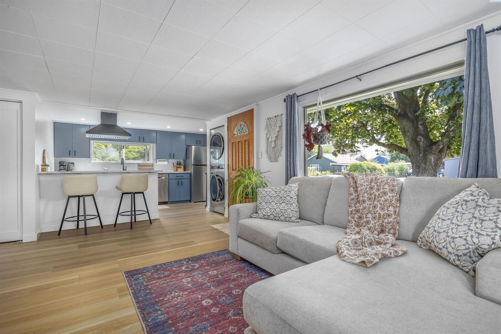 Property Photo:  2004 Pullen St  WA 99354 
